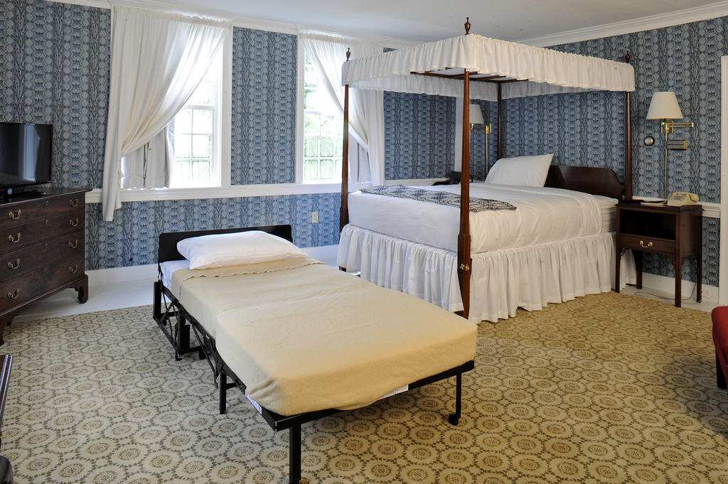 Old Sturbridge Inn & Reeder Family Lodges Extérieur photo