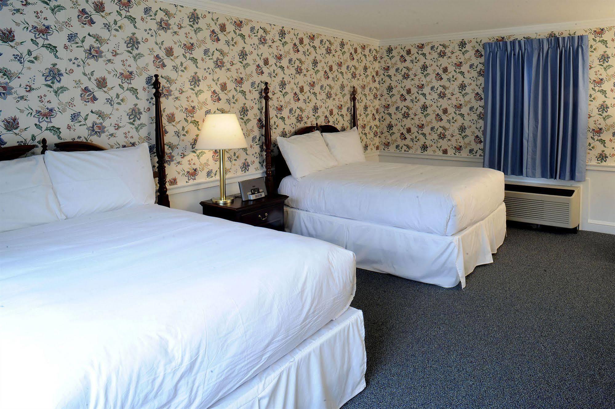Old Sturbridge Inn & Reeder Family Lodges Extérieur photo