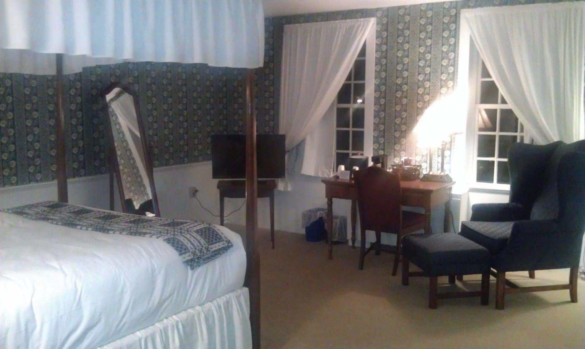 Old Sturbridge Inn & Reeder Family Lodges Extérieur photo