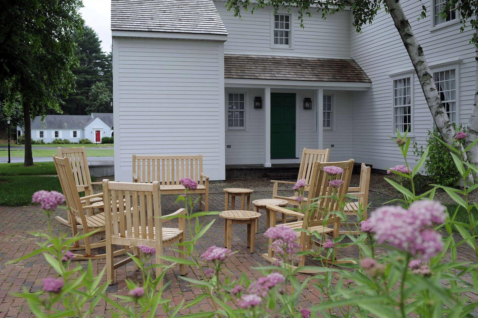 Old Sturbridge Inn & Reeder Family Lodges Extérieur photo