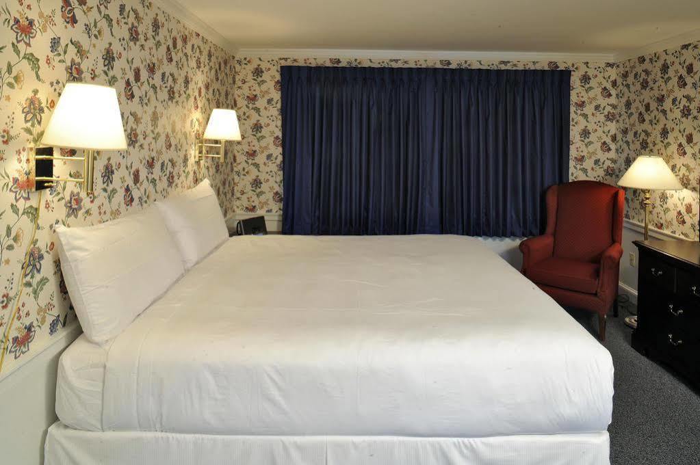 Old Sturbridge Inn & Reeder Family Lodges Extérieur photo